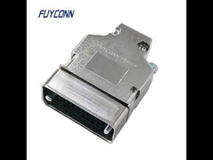 34-poliger V.35-Stecker mit Crimp-Buchse, Kabelstecker mit Kunststoffabschirmung